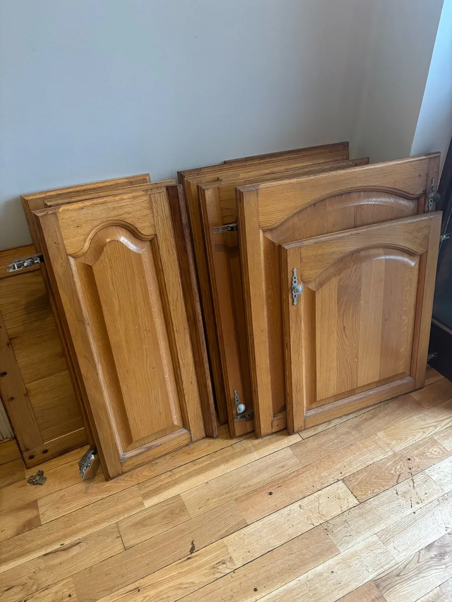 Couches, TV stand and Oak kitchen doors - Image 3