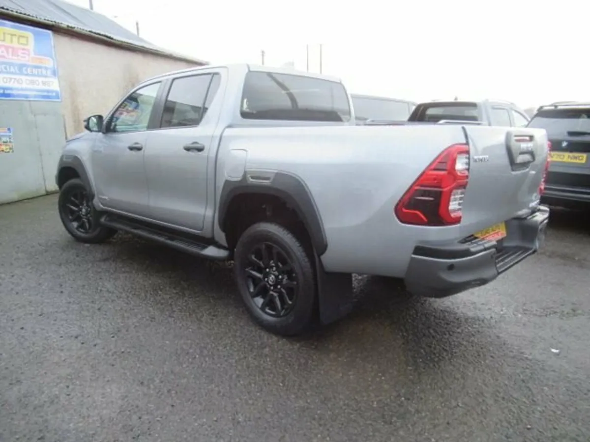 2.8 D-4D-h Invincible X Pickup 4dr Diesel Hybrid A - Image 2