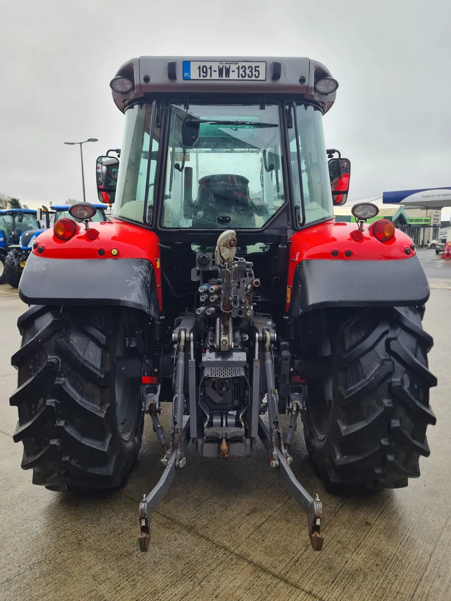 Massey Ferguson 5712S - Image 4