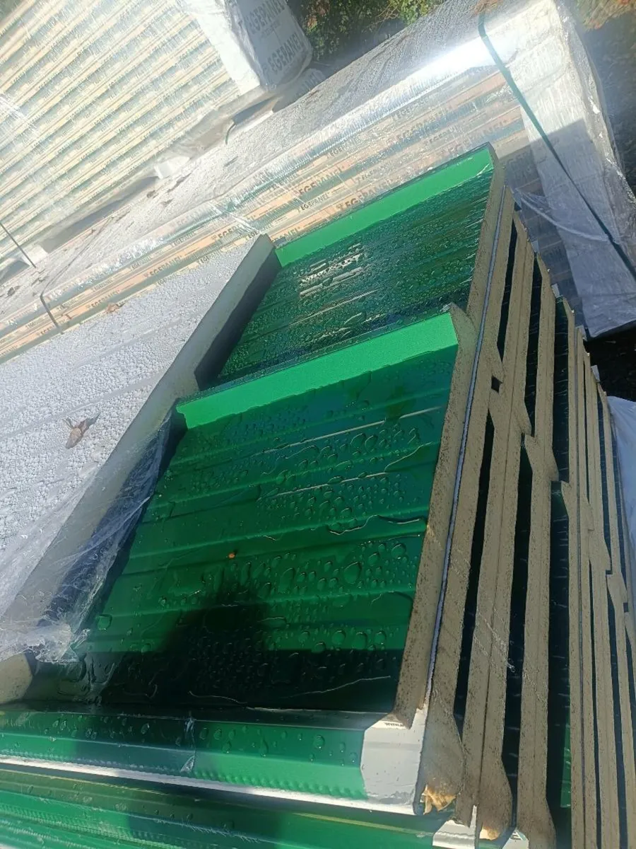 Insulated panel - Image 1