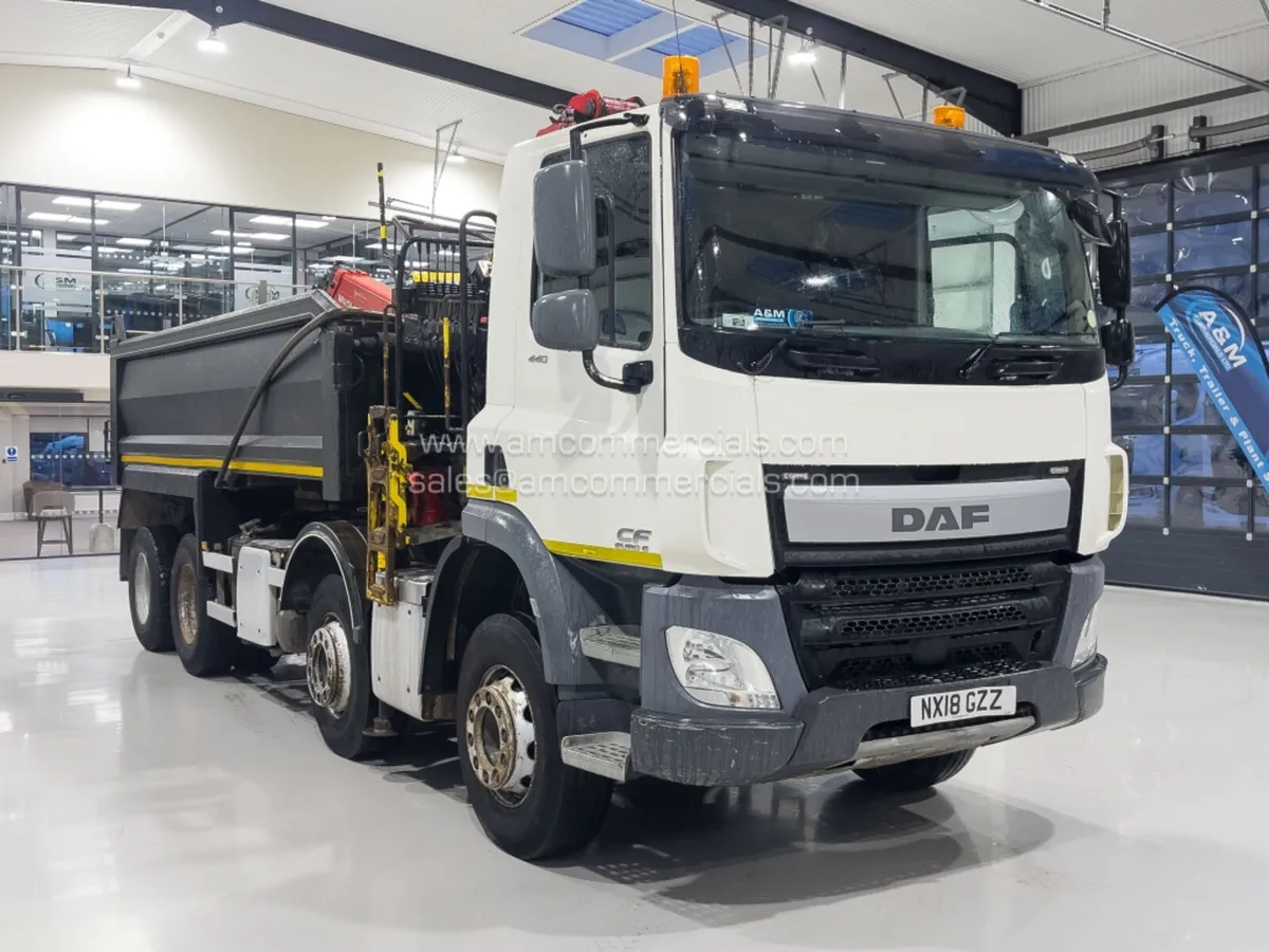 2018 (18) DAF CF 440 8X4 TIPPER GRAB - Image 1