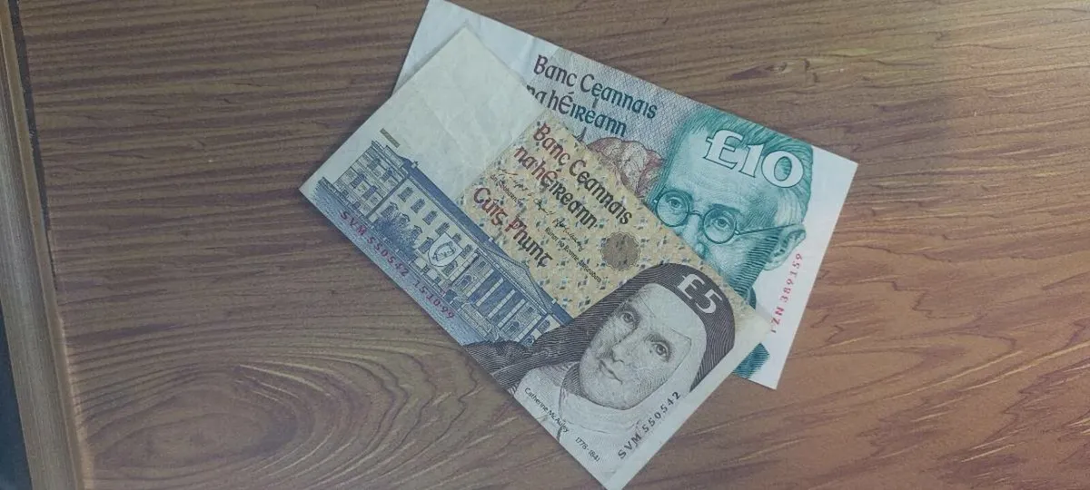 Irish Pound Notes C Series 5 and 10 pound - Image 3