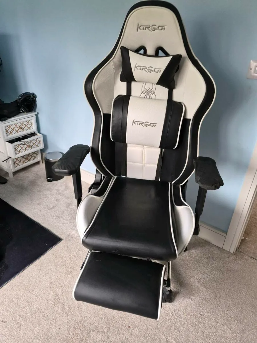 Gaming chair - Image 1