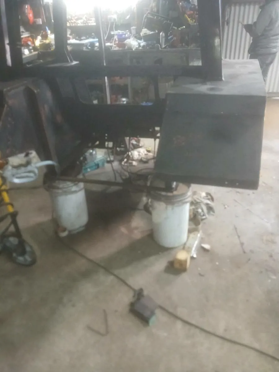 Massey 690 cab - Image 1