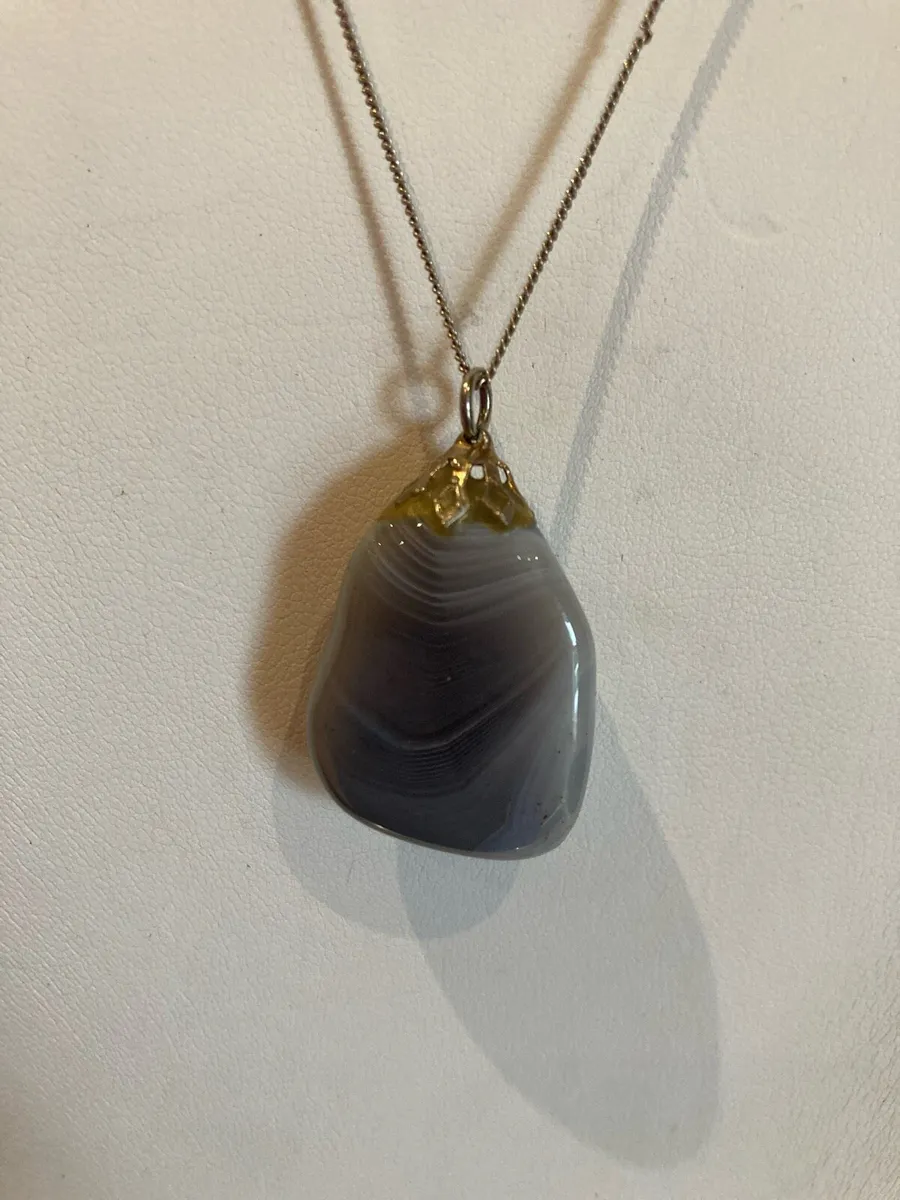 Sterling Silver Agate pendant and chain - Image 2