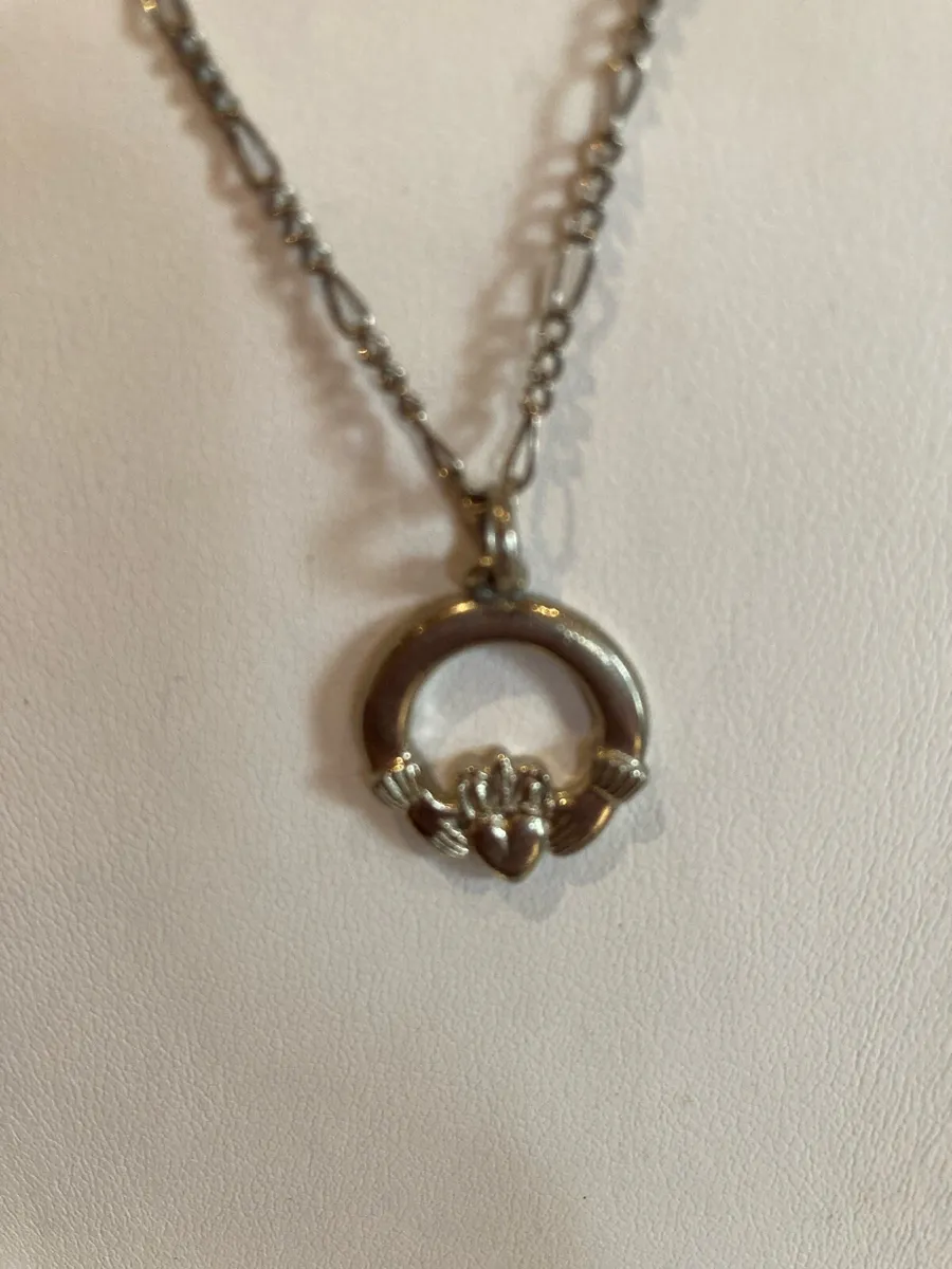 Sterling Silver chain & Cladagh pendant - Image 2