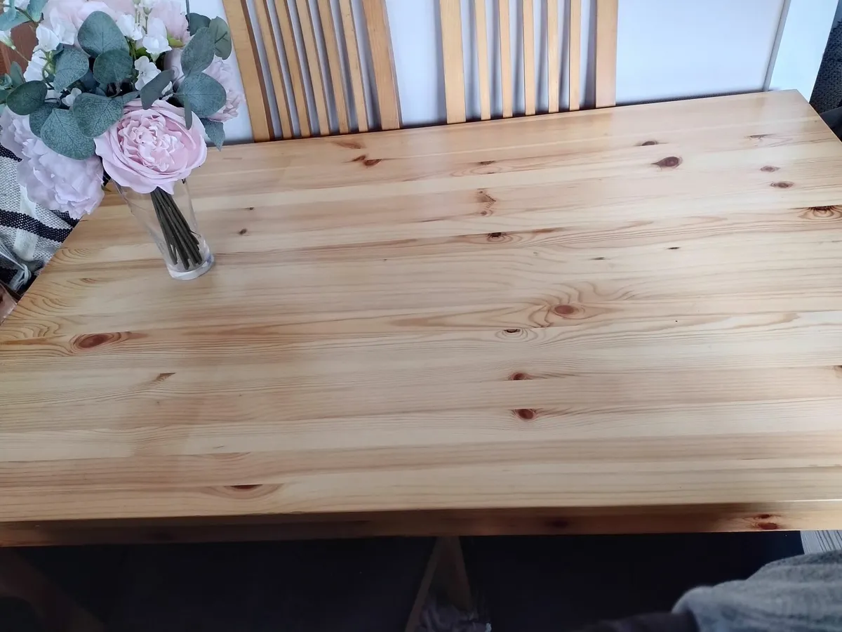 As new solid Pine dining table - Image 2