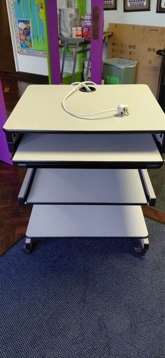 Computer Desk - Image 1