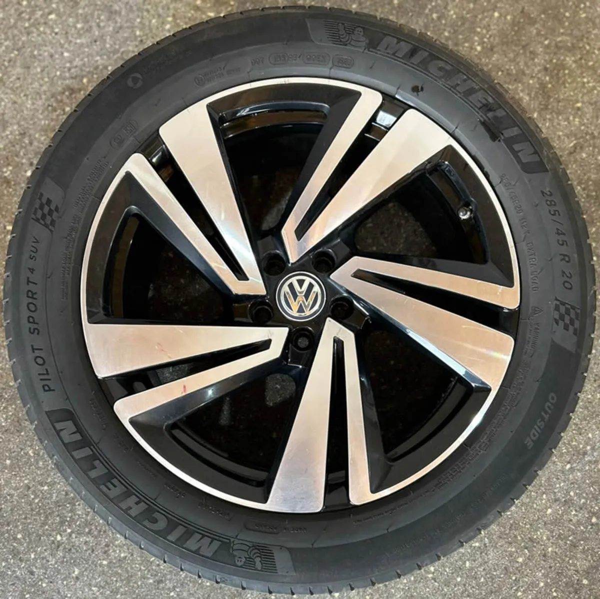 20" GENUINE OEM VW Touareg Nevada Alloys/Tyres - Image 2