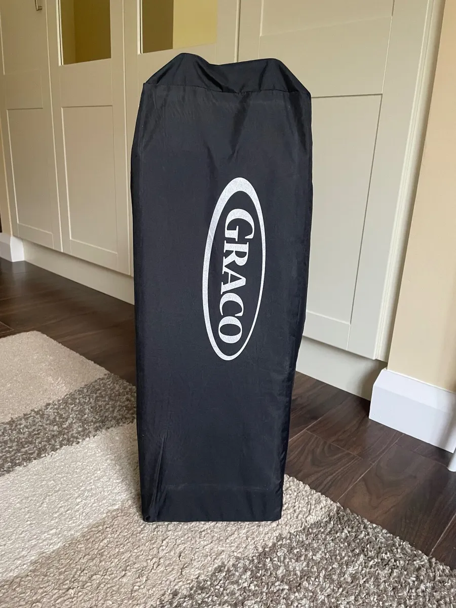 Travel Cot by Graco - Image 1