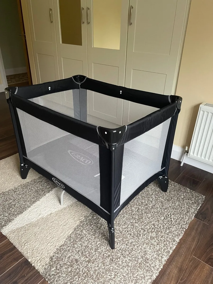 Travel Cot by Graco - Image 2