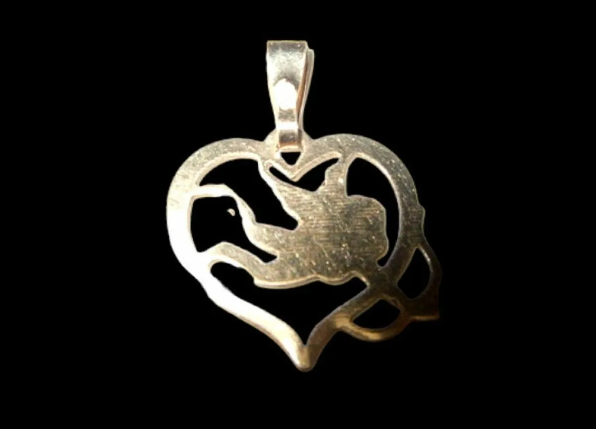 Vintage Hallmarked 9ct Gold Cupid Pendant/Charm - Image 4