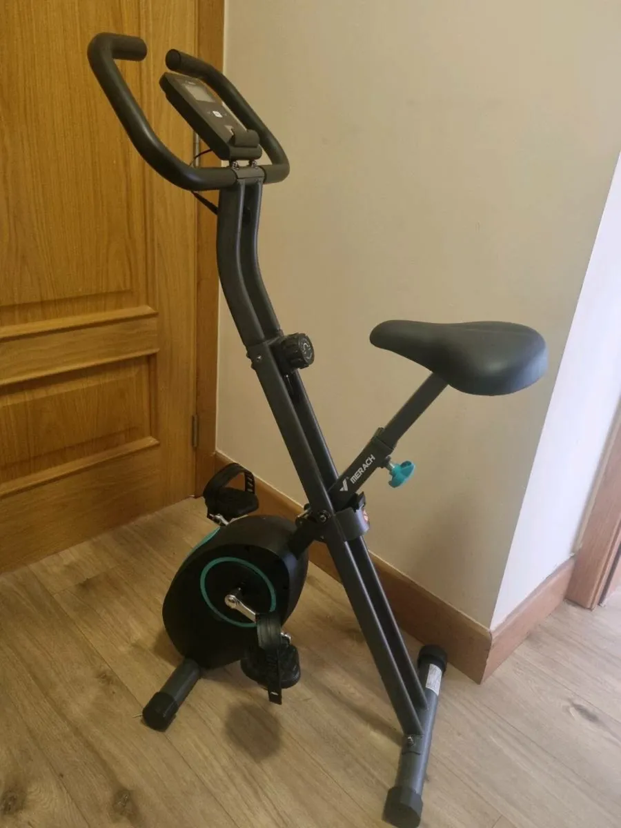 Foldable exercise bike - Image 1
