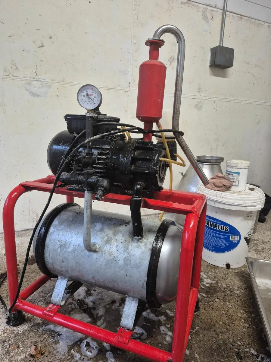 Mobile milking machine - Image 1