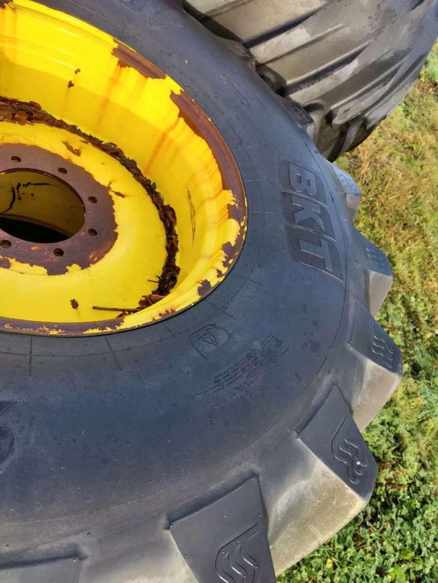 Bkt floatation tyres - Image 3
