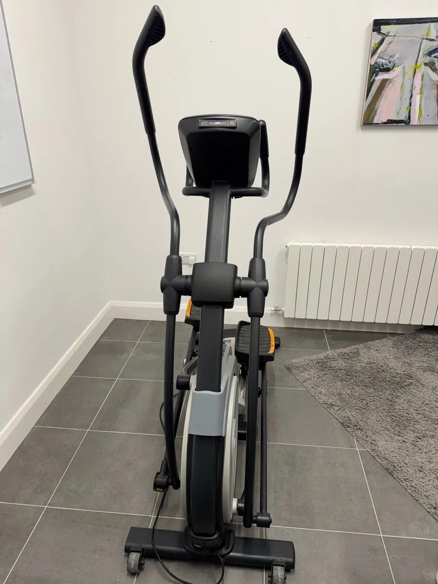 Nordic track E9.5 Elliptical Trainer - Image 3