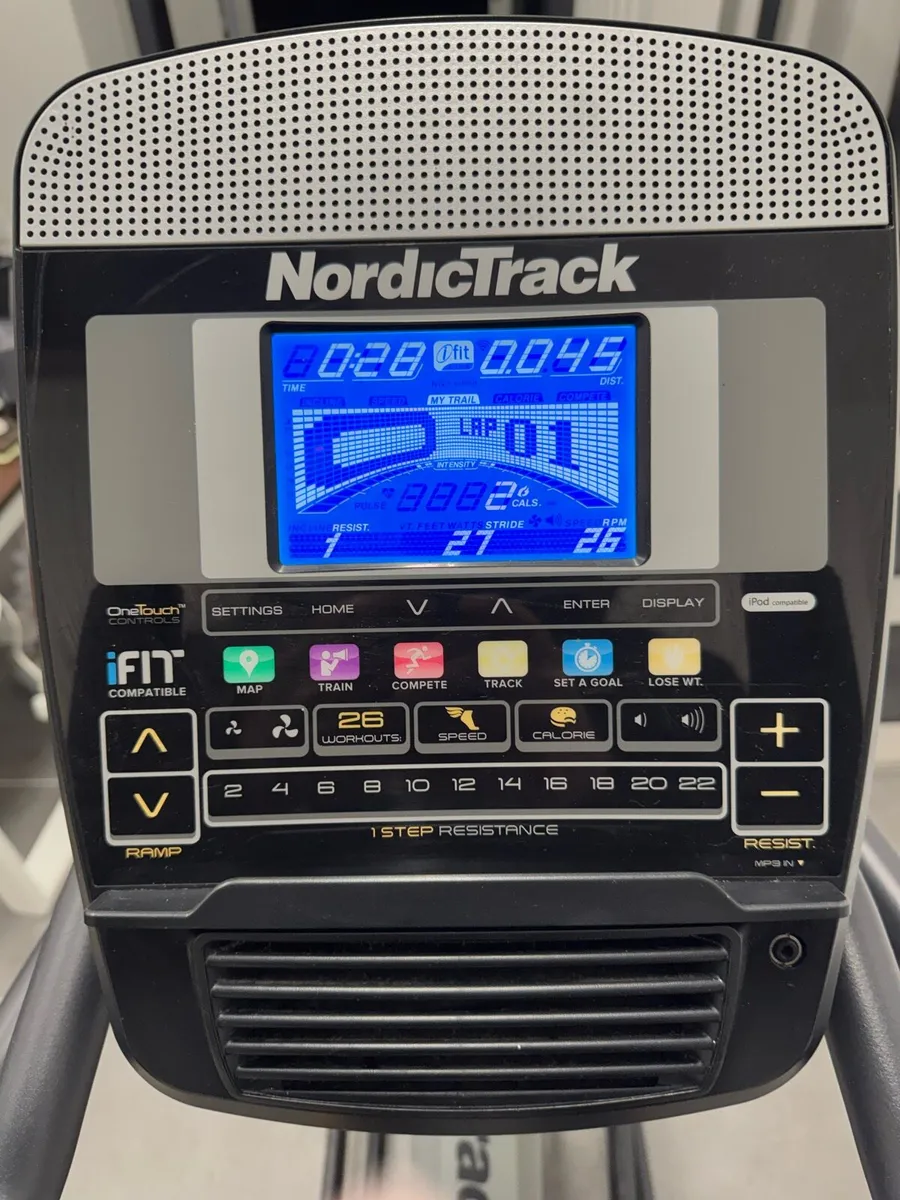 Nordic track E9.5 Elliptical Trainer - Image 4