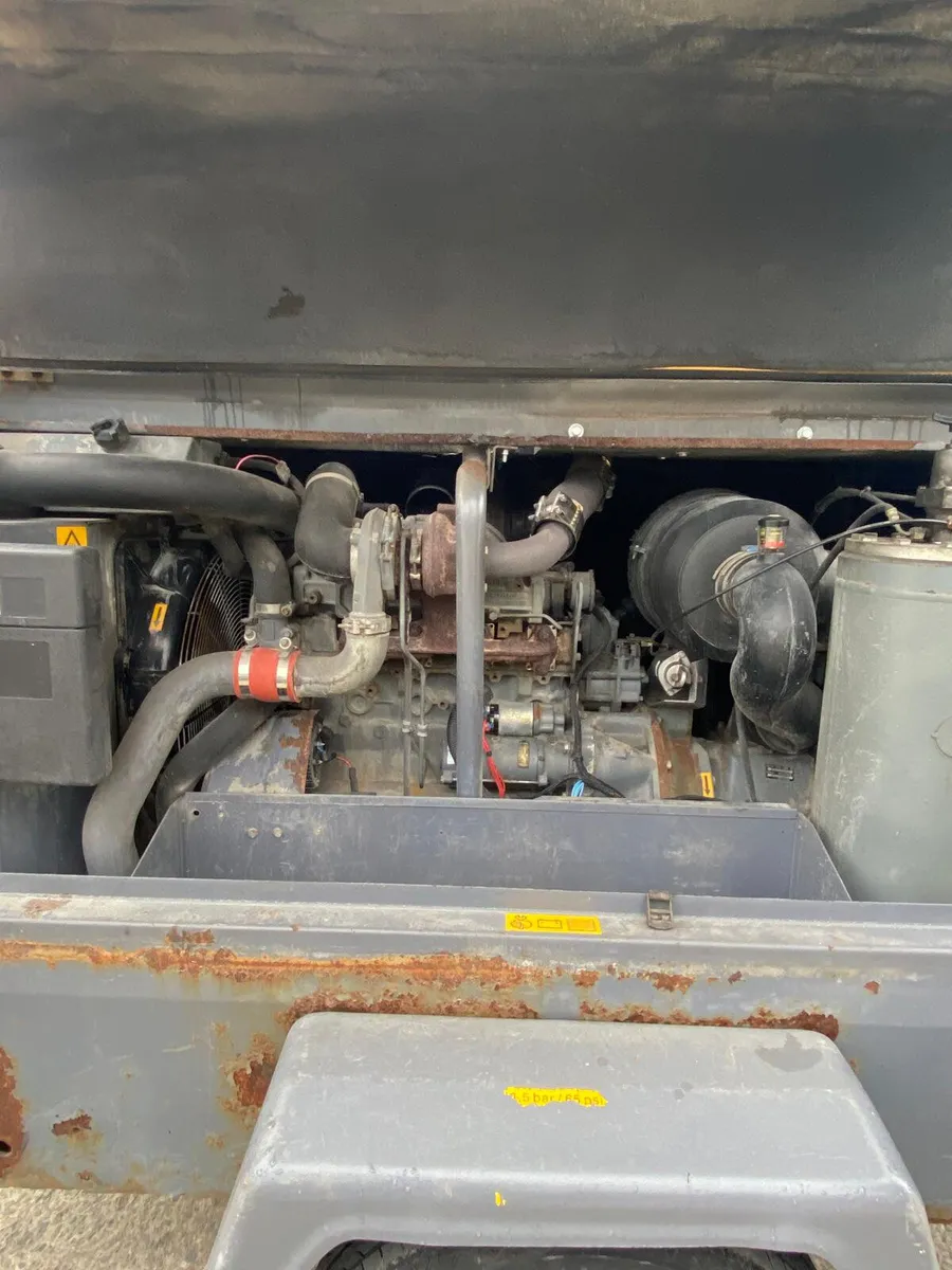 2014 ATLAS COPCO XAS186 400CFM COMPRESSOR - Image 4