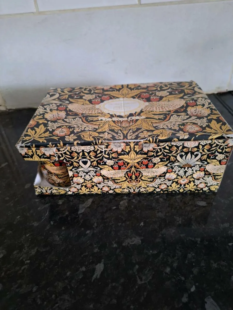 Lovely set of six mugs by Heath McCabe - Image 1