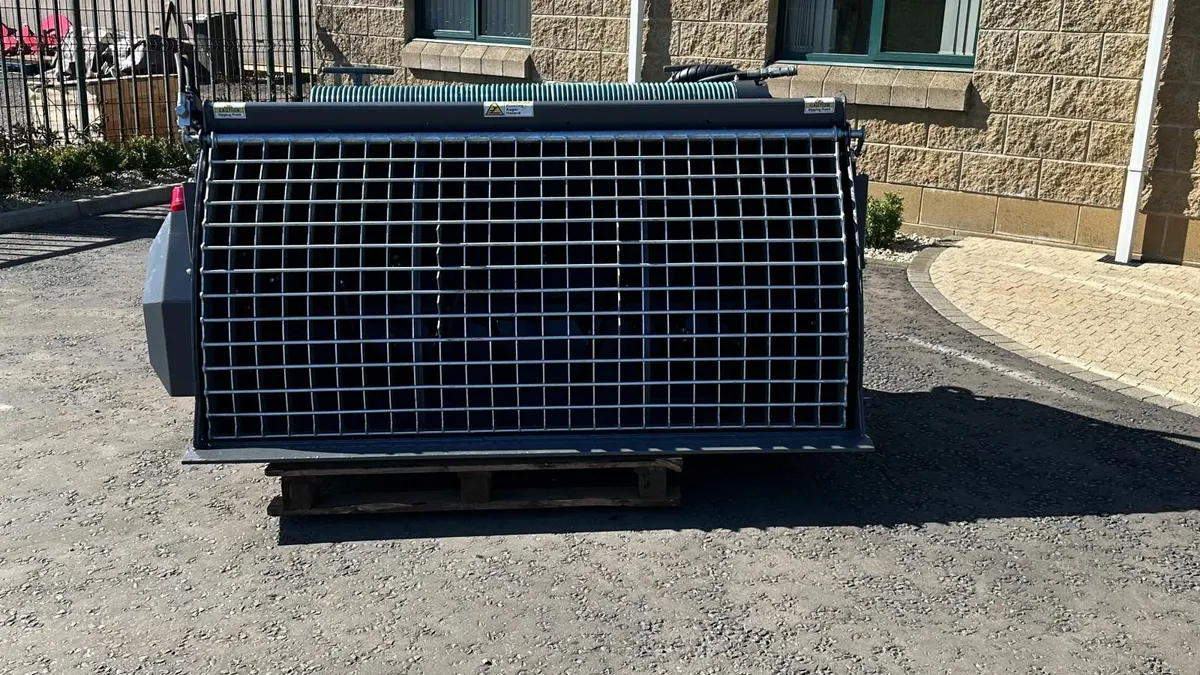 Concrete mixing bucket - Image 3