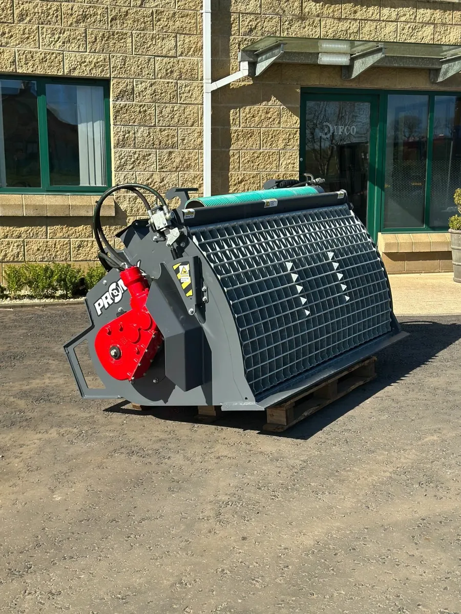 Concrete mixing bucket - Image 1