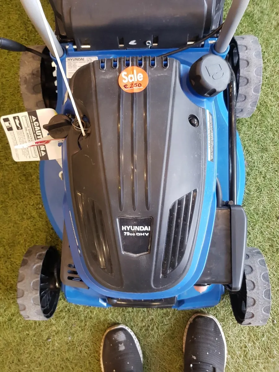 HYUNDAI PUSH PETROL LAWNMOWER - FOR SALE - Image 2