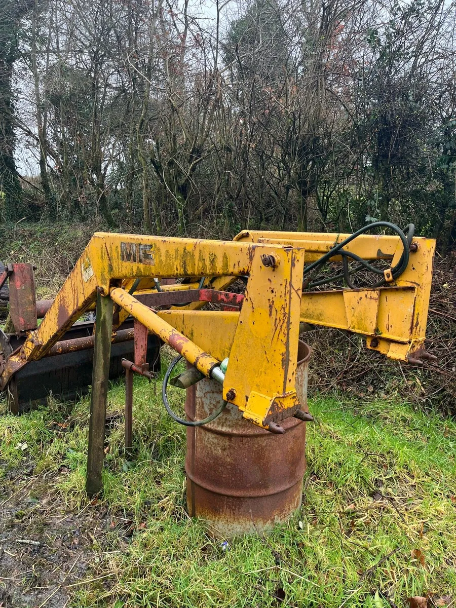 Front loader Massey - Image 2