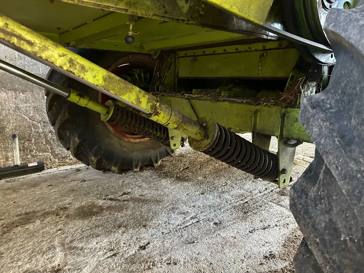 Claas Dominator 76 - Image 4