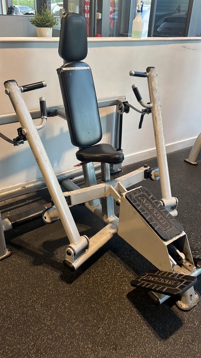 Commercial atlantis chest press machine - Image 2