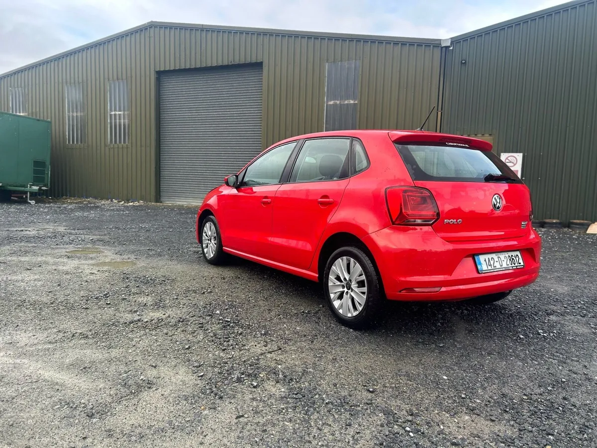 2014 Volkswagen Polo 1 L petrol - Image 2