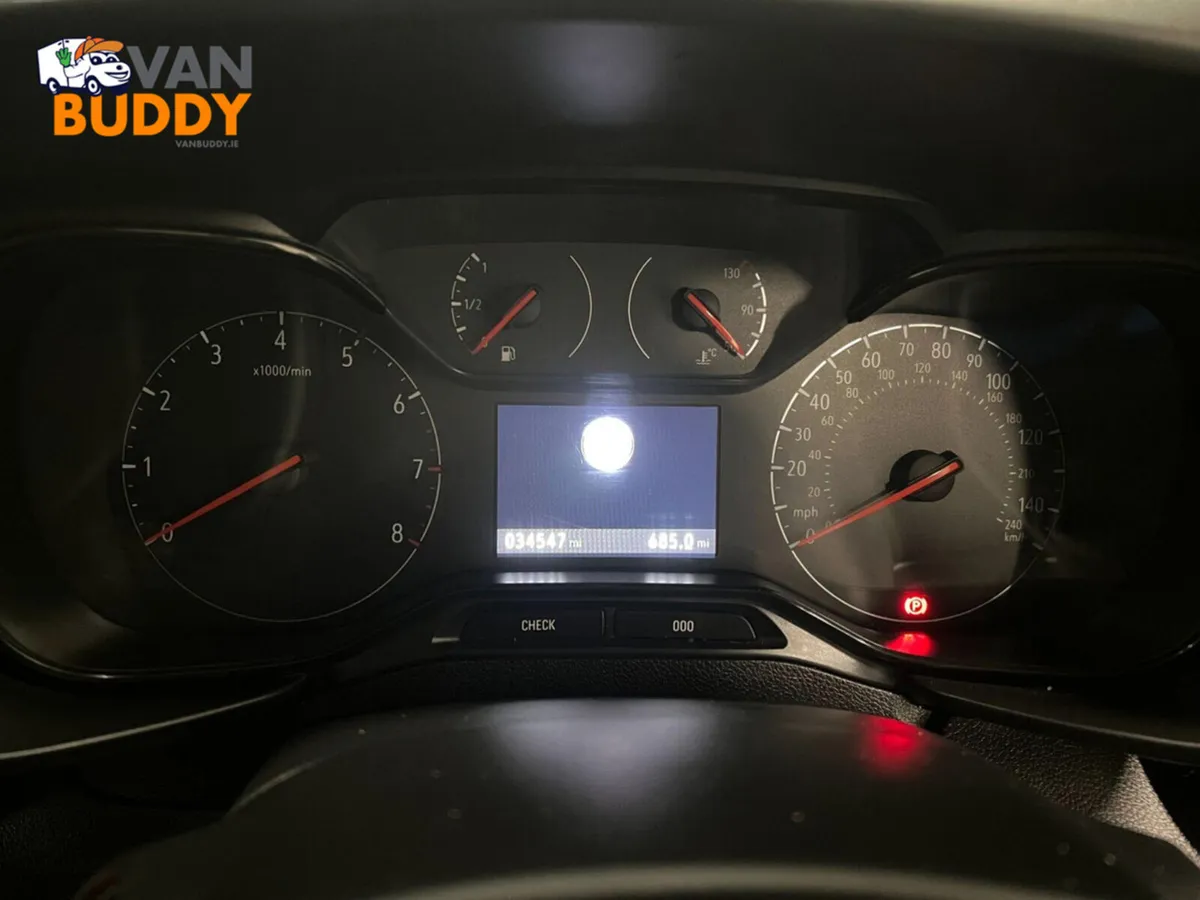 2023 Vauxhall Combo Panel Van - Image 3