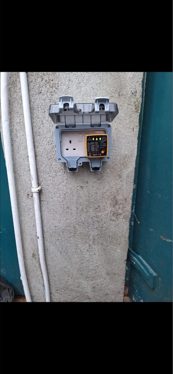 Qualified Electrician - Image 4