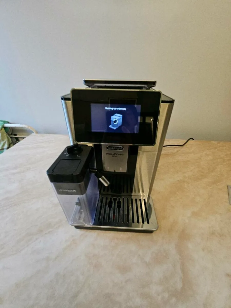 Delonghi coffee machine - Image 2