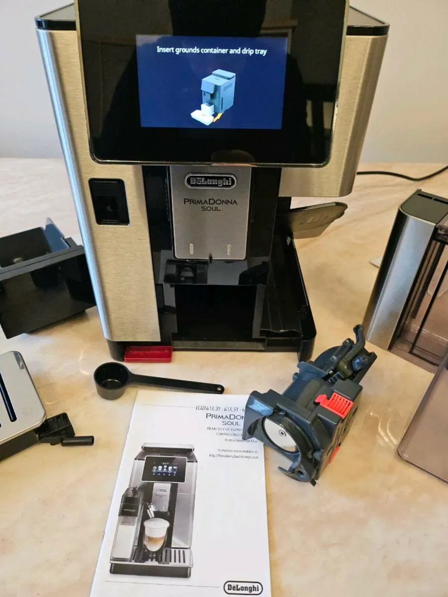 Delonghi coffee machine - Image 3