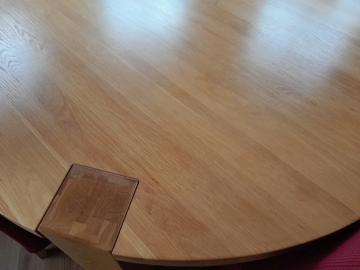 Dining table - Image 2