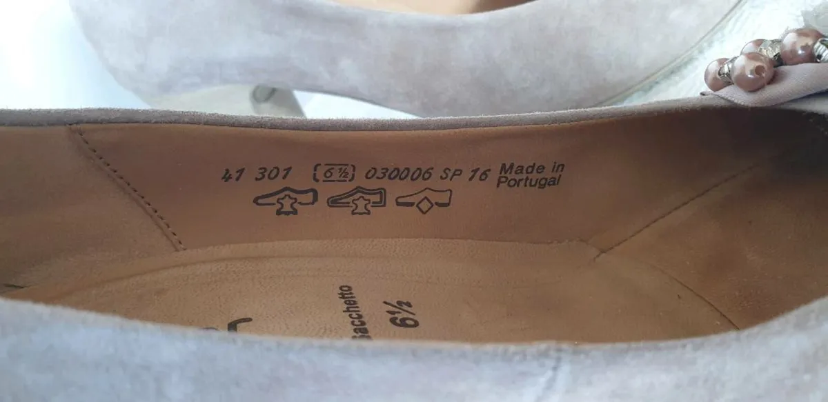 Gabor Sacchetto Beige Shoes w/Floral Detail - Image 4