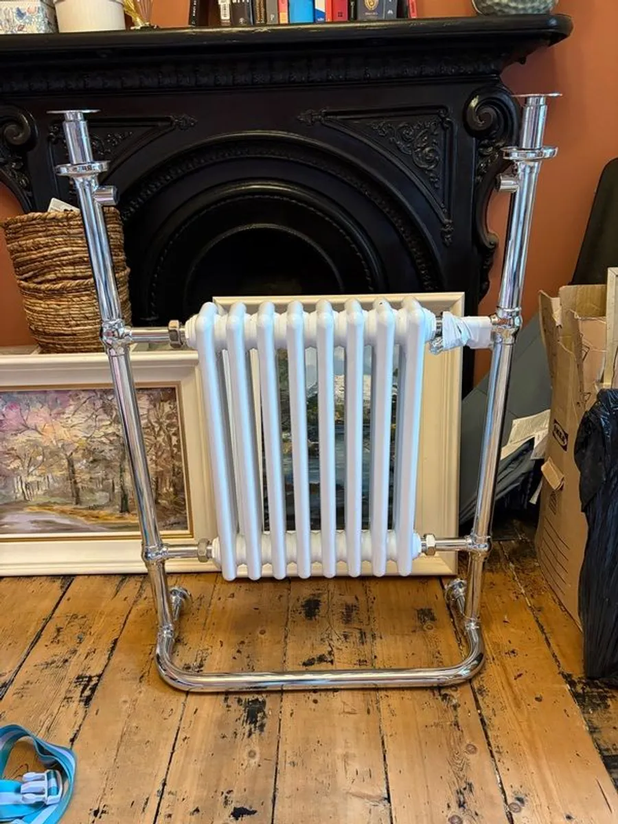 Traditional Cast Iron Towel Rail - Image 2