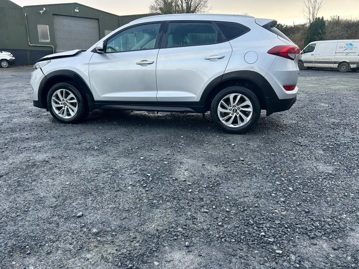 2016 Hyundai Tucson 1.7 diesel - Image 3