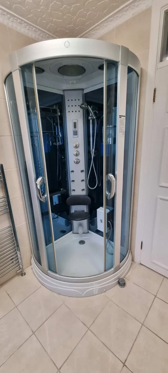 Enclosed Steam Shower with radio & seat - Image 2