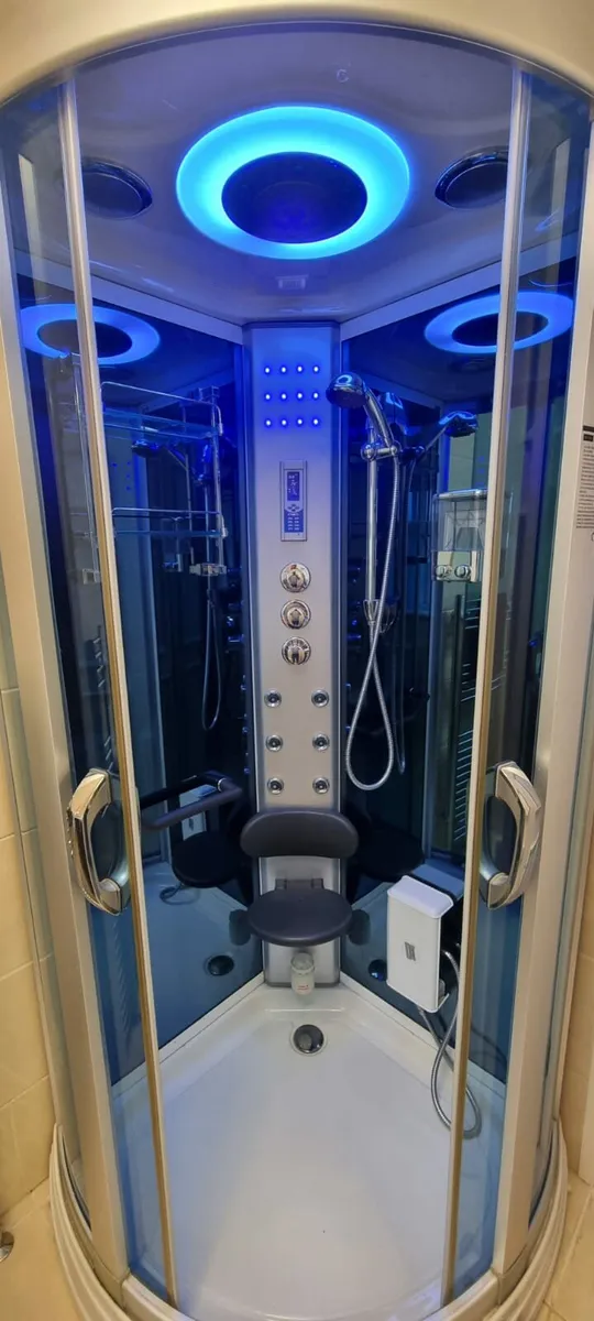 Enclosed Steam Shower with radio & seat - Image 3