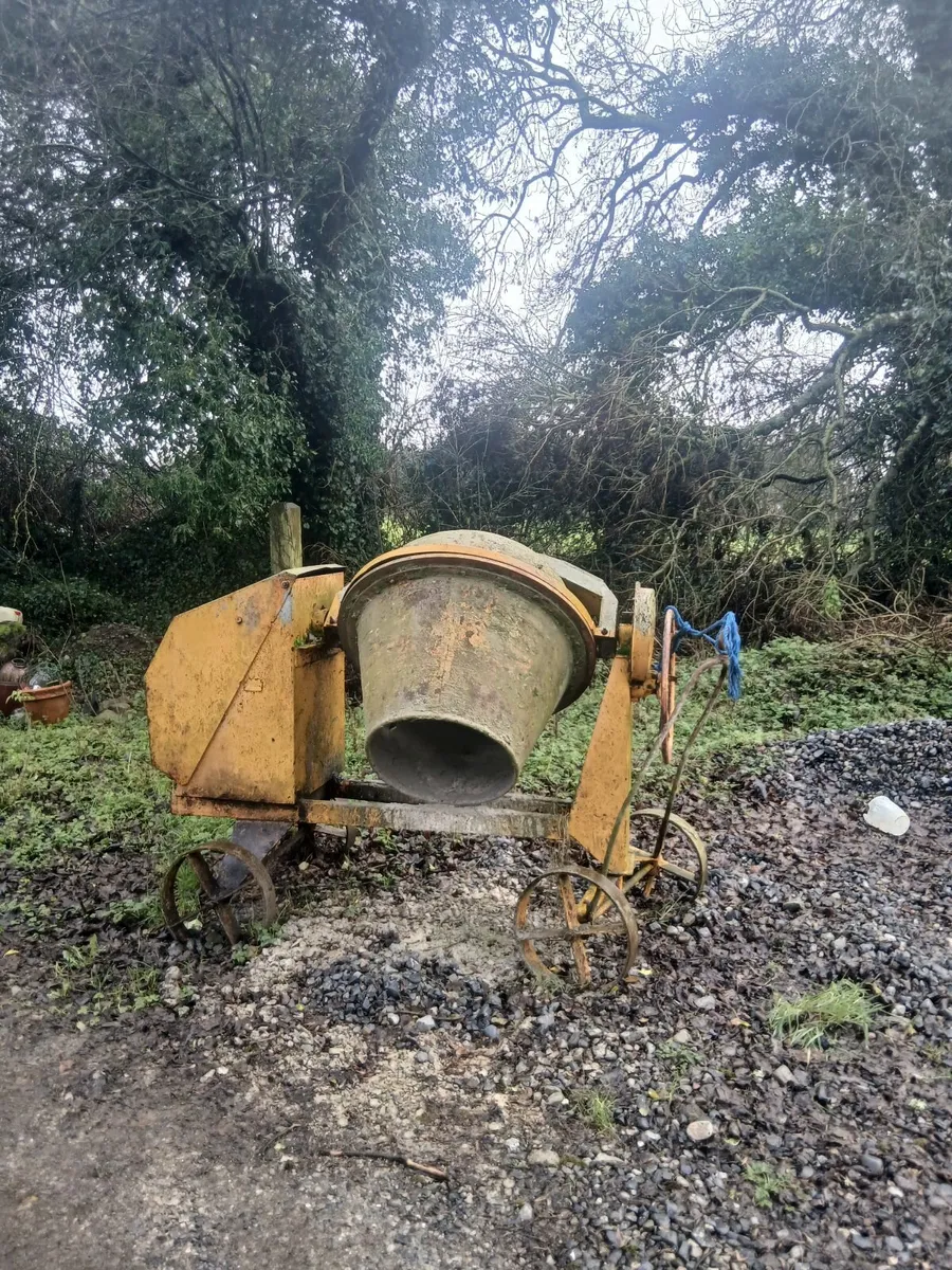 Lister Diesel Concrete Mixer - Image 2