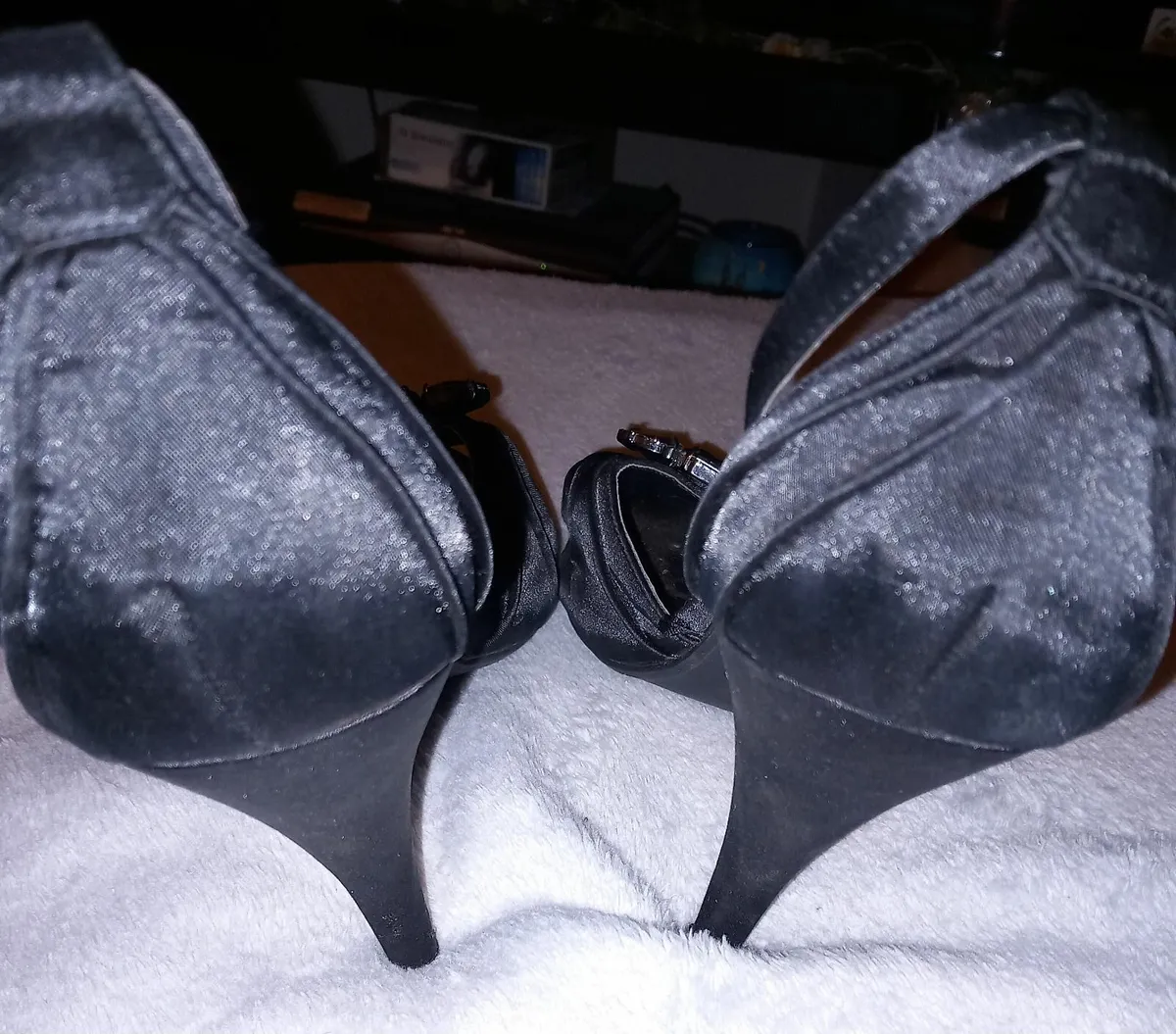 Size 6 black peep toe shoes - Image 4