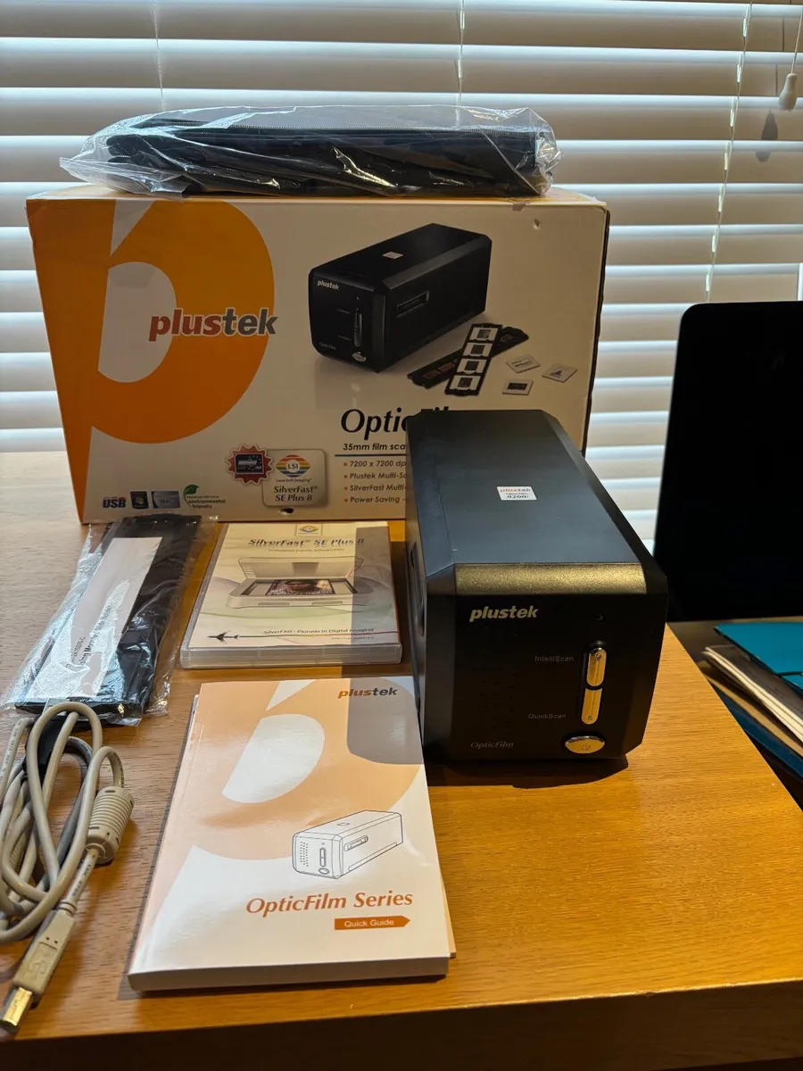 Plustek 8200iSE 35mm Film Scanner - Image 1