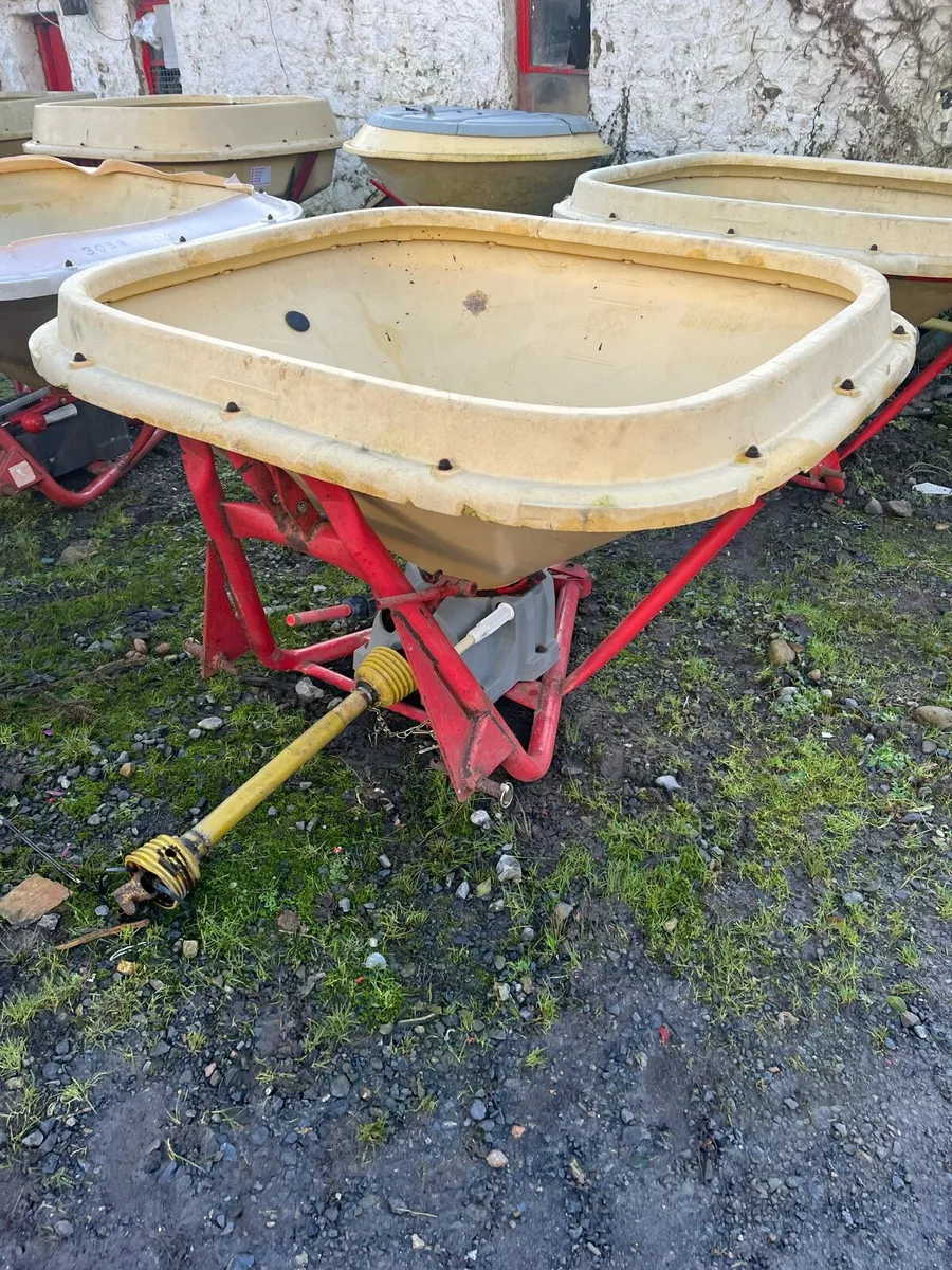 Selection of Vicon Spreaders - Image 3