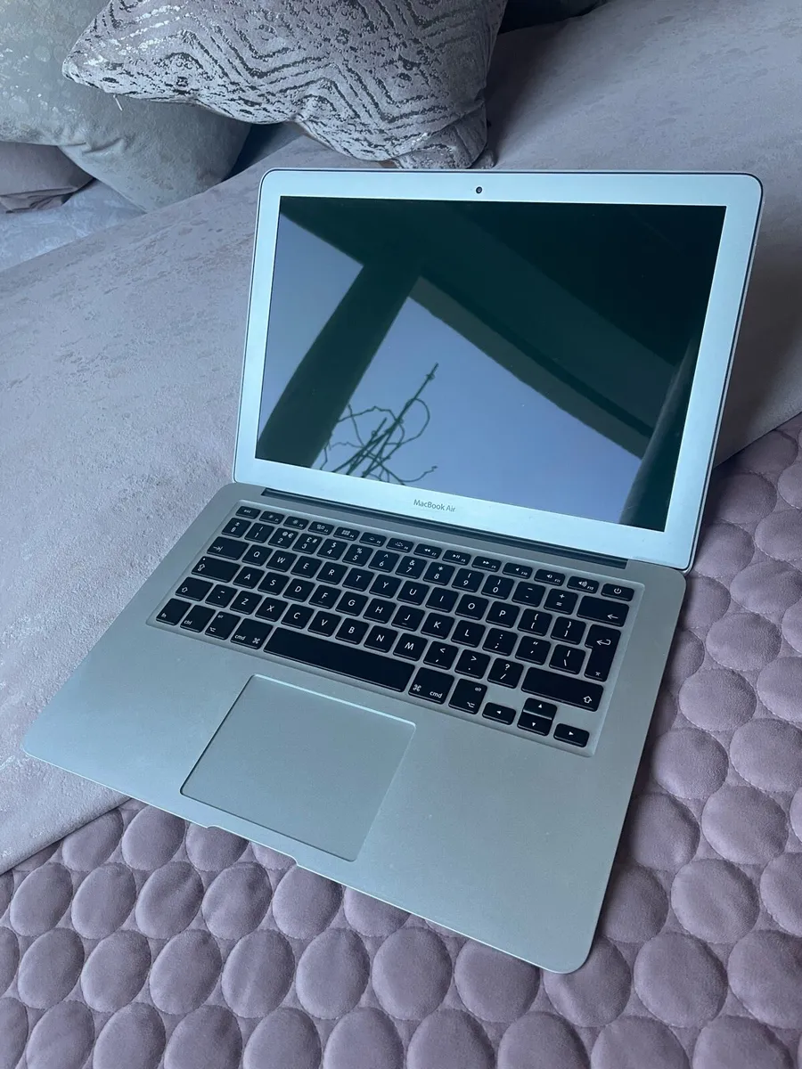 MacBook Air (13-inch, 2017) - Image 1