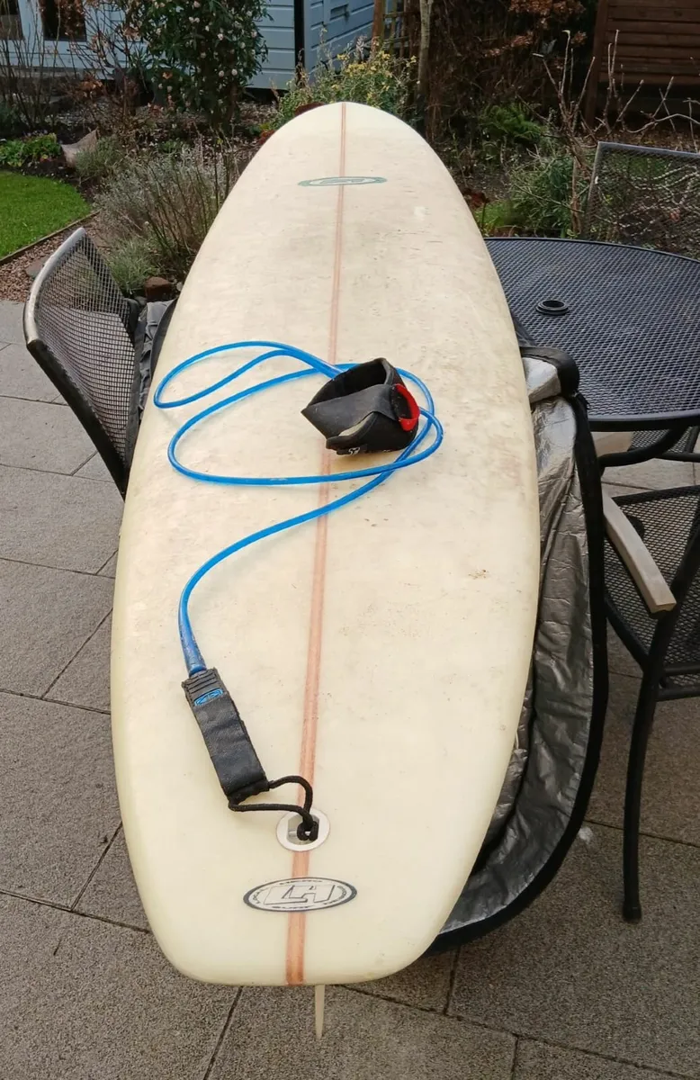 Surfboard 8ft6 - Image 3
