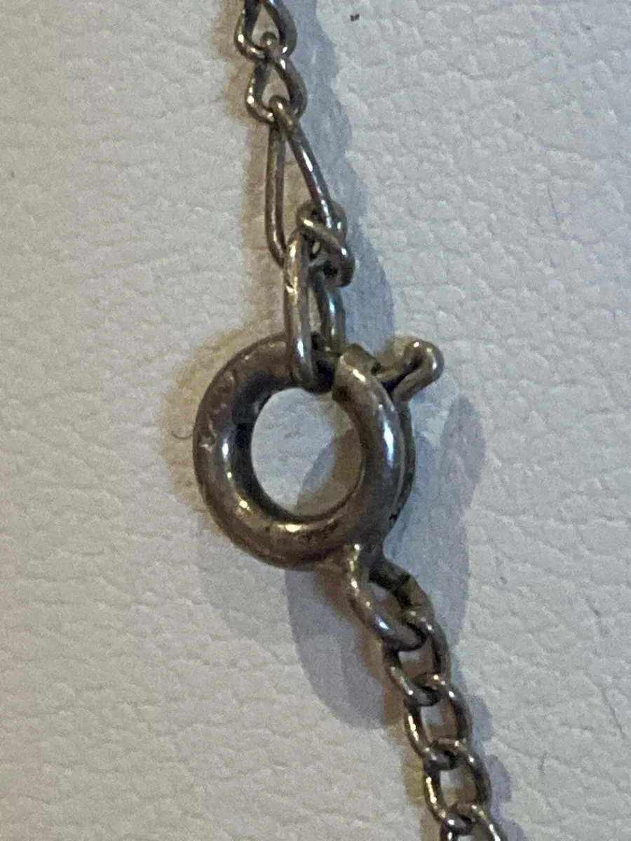 Sterling Silver chain & Cladagh pendant - Image 4