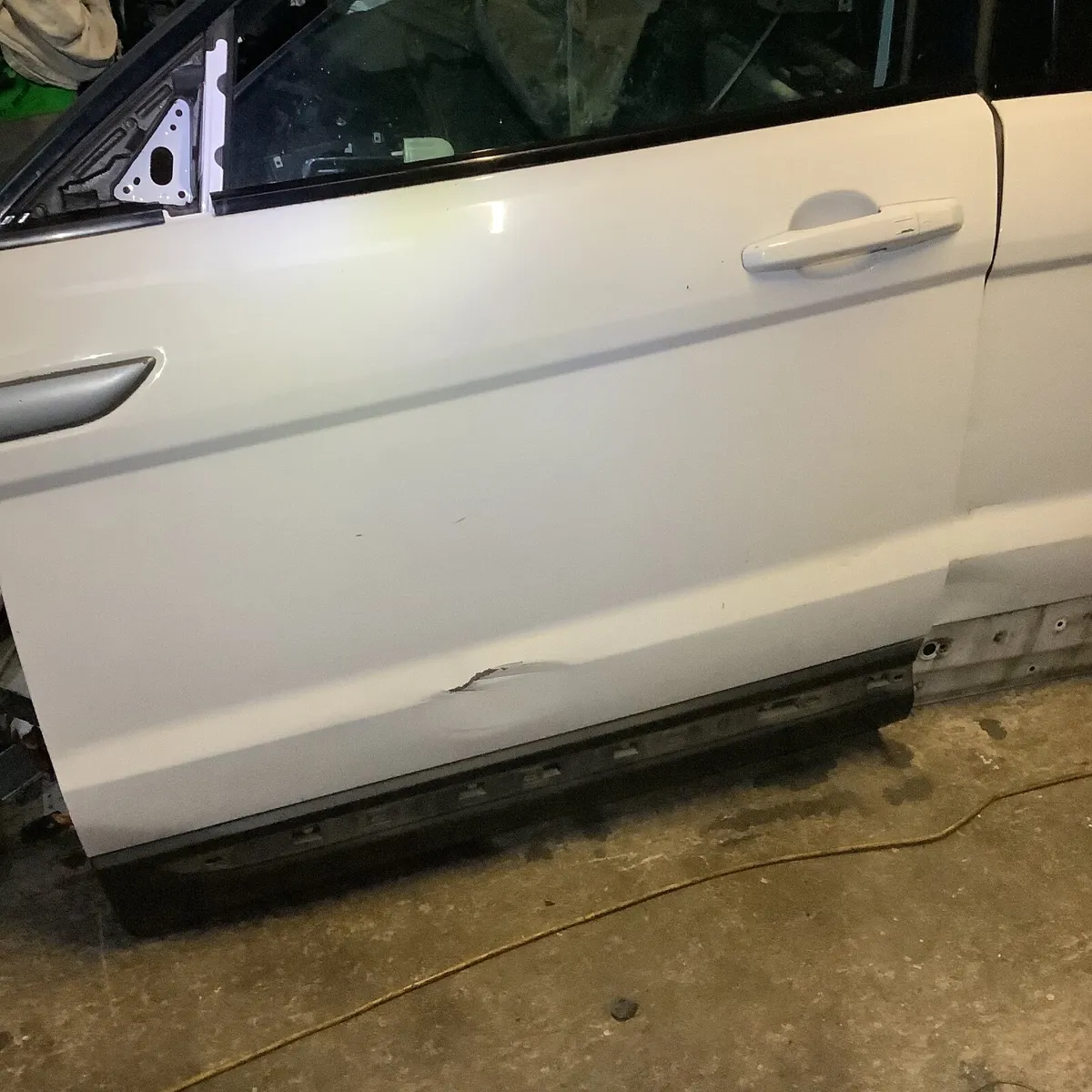 Range Rover evoque 2 left doors with damage 2014 - Image 3