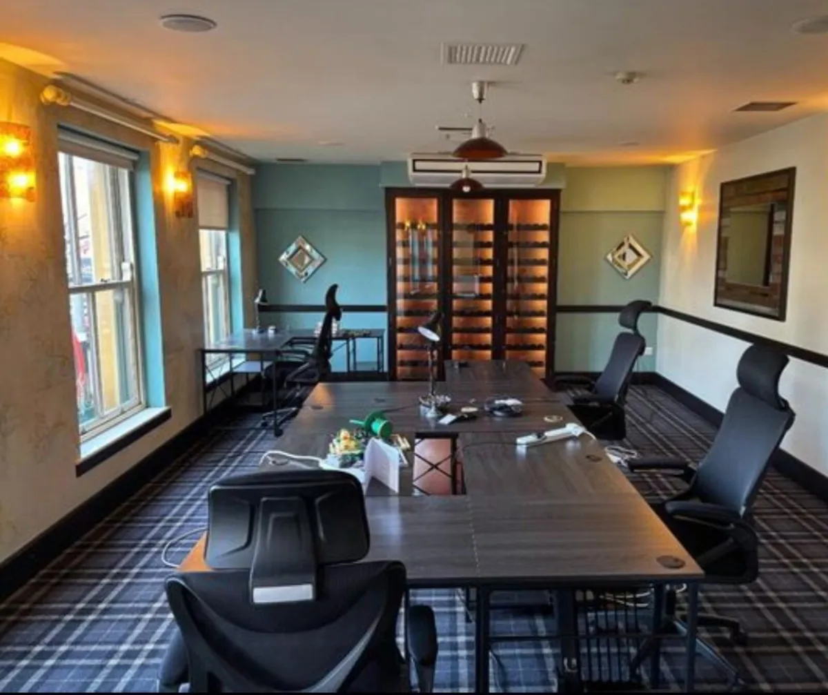 FREE Desks / Office Chairs €25 - Image 1