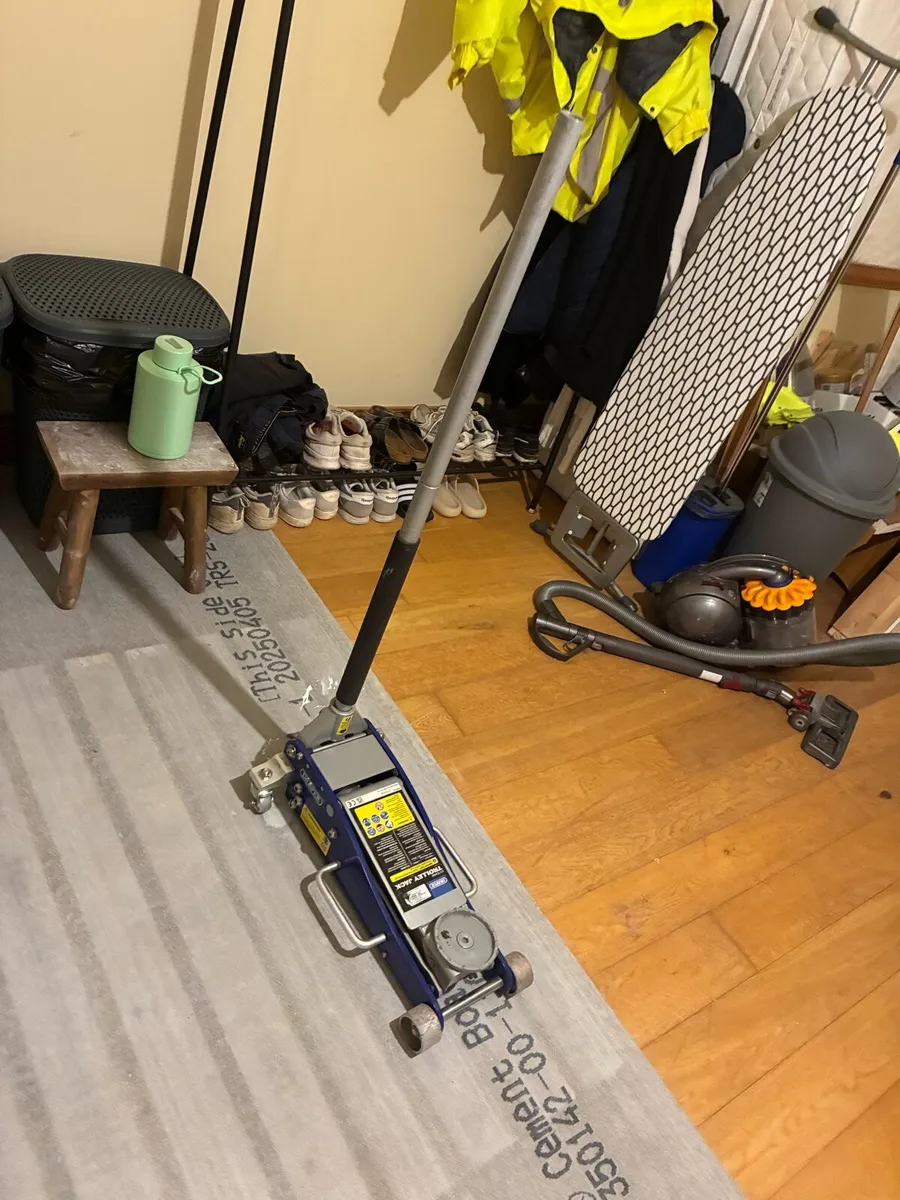 2.5T Draper Trolley Jack - Image 3